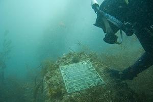 Randi reading the Cousteau memorial