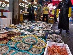 Fresh market seafood