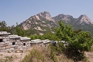 Wall along the peak