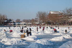 Enjoying the ice on Houhai Lake