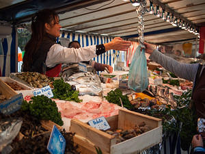 Buying seafood