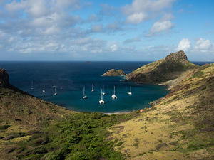 Natural harbor on Île Fourchue