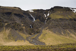 Waterfall along Kjósarskarðsvegur 48