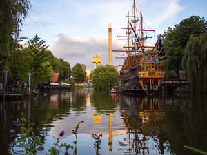 Tivoli's pirate ship